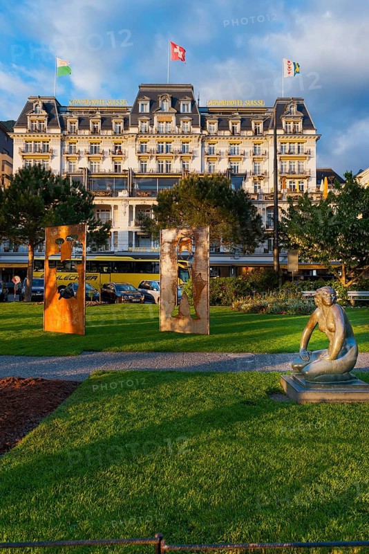 Works of art on the promenade, hotel, building, summer, summer holiday, summery, evening mood, tourism, travel, Lake Geneva, Montreux, Vaud, Switzerland, Europe