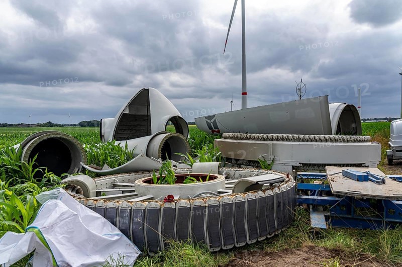 Repowering, dismantled Enercon E-58 wind turbine in a wind farm near Issum, 9 older wind turbines that have been in operation for over two decades are being replaced by a total of four Enercon E-160 turbines, under construction, with a total output of 22 megawatts, Lower Rhine, North Rhine-Westphalia, Germany, Europe