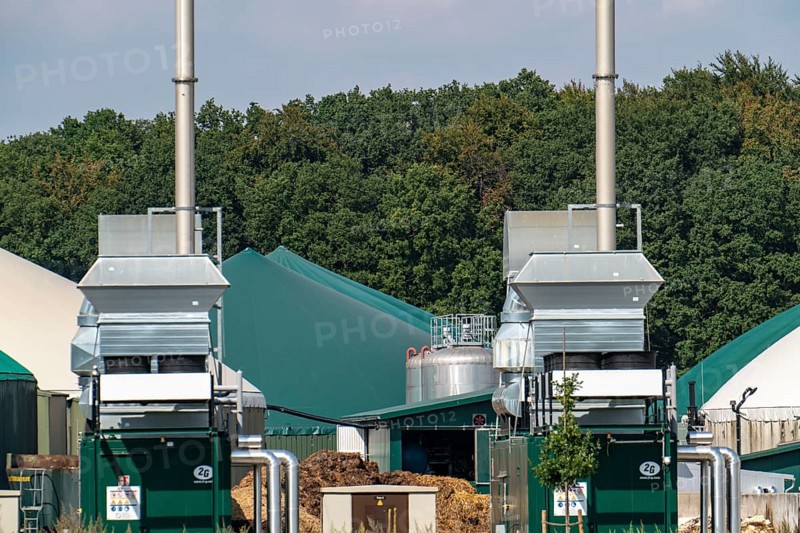 Biogas plant, combined heat and power plants, for power generation, dome-shaped gas storage facility, Rietberg, North Rhine-Westphalia, Germany, Europe