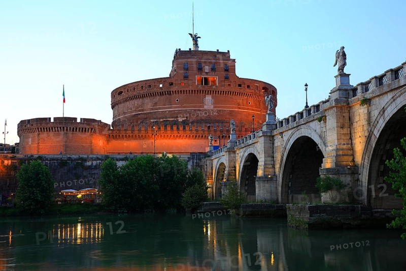 Castel Sant'Angelo, Mausoleo di Adriano, Mausoleum for the Roman Emperor Hadrian, Castel Sant'Angelo, and the Bridge of Angels, Ponte Sant'Angelo, Rome, Italy, Europe