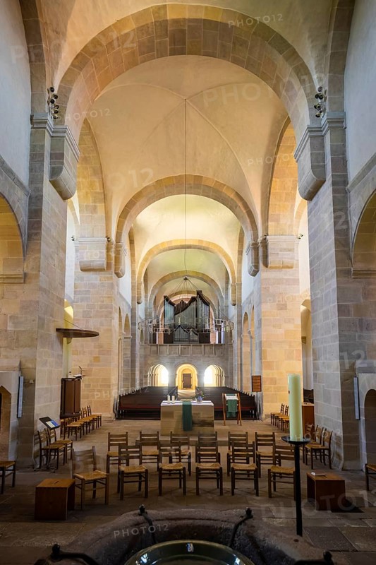 The Lippoldsberg Monastery with the Church of St George and St Mary is a former Benedictine monastery that was the origin of the village of Lippoldsberg on the Weser in northern Hesse. View from the choir quadrum to the west, Lippoldsberg, Lippoldsberg, Hesse, Germany, Europe