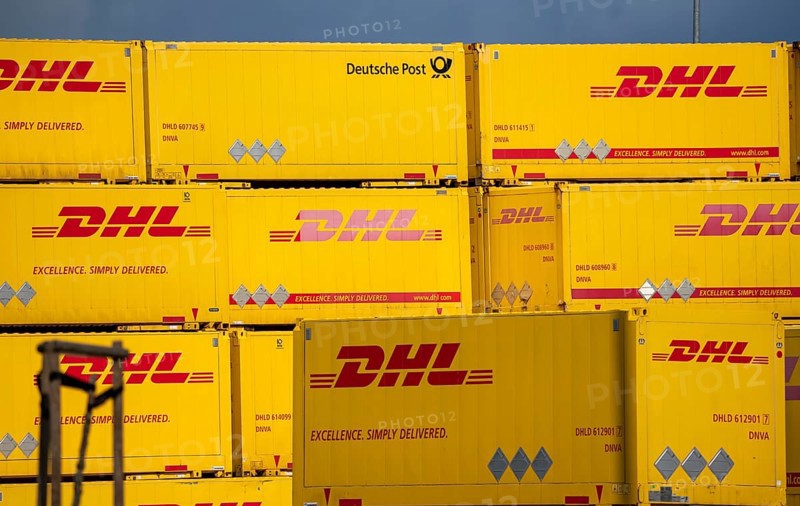 DHL, Deutsche Post, parcel centre, warehouse for freight containers, Krefeld, North Rhine-Westphalia, Germany, Europe