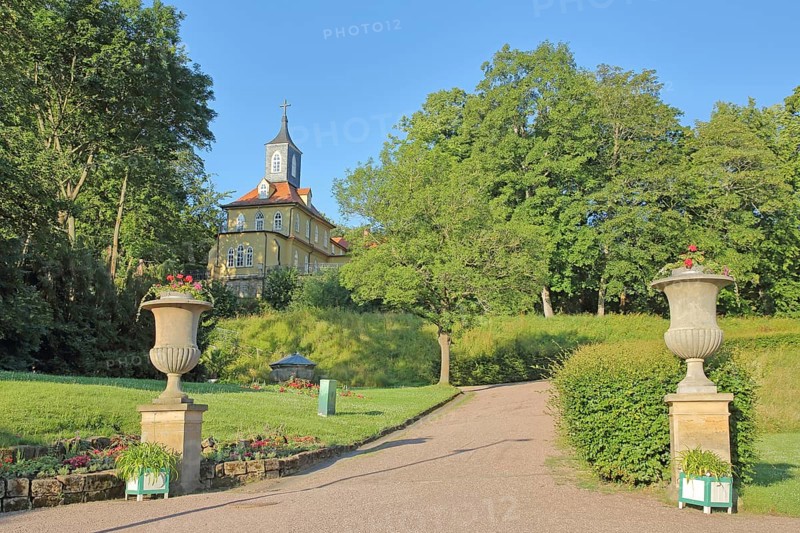 Baroque tea palace and lidded vases in the palace park, pleasure palace, English garden, building, Gotha, Thuringia, Germany, Europe