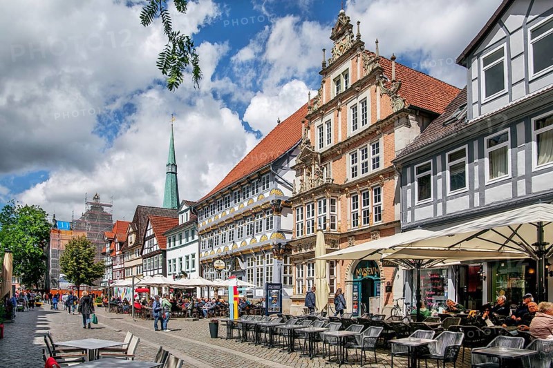 Osterstrasse pedestrian zone with street cafés in the old town, Hamelin, Upper Weser, Weser, Weserbergland, German Fairytale Route, Lower Saxony, Germany, Europe