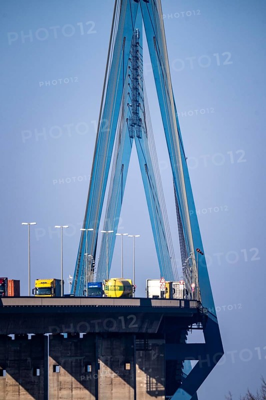 Traffic on the Köhlbrand Bridge in the port of Hamburg, spans the 325 m wide Köhlbrand, an arm of the Süderelbe, the bridge is over 3600 metres long, 53 metres above the water, piers 135 m high, more than 30, 000 vehicles use the B3 bridge daily, important connection to the port, it is dilapidated, to be rebuilt, Hamburg, Germany, Europe
