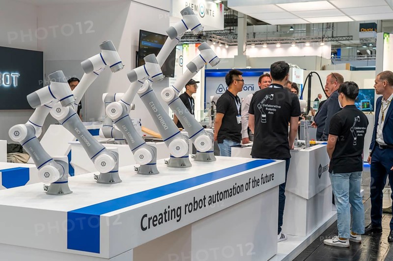 First day at Hannover Messe 2022, industrial trade fair, after a 2-year corona break, exhibition hall focussing on robotics, automation, plant engineering, Lower Saxony, Germany, Europe