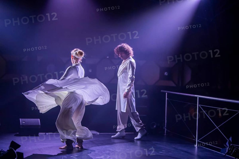 DEU/Saxony/ Dresden After Dimension, Immersion and Transformation, VISION is the fourth stage of this exciting journey through the world of media performance under the dome of steel and glass. Experience an energetic interplay of Indian and flamenco dance and a fusion of cultures and arts. The music, a captivating mix of vocals, classical instruments such as sitar, trumpet and tabla, paired with modern beats and sounds, acts as the driving force of the evening. Immerse yourself in the visual splendour of interactive projections that transform the dome! Flamenco dance: Jose Manuel Reina Gomez Spain, percussion, tabla: Ravi Srinivasan (India/ Malaysia), media art: Jo Siamon Salich (D), language, vocals: Doreen Seidowski-Faust, classical Indian dance: Anne Dietrich, sitar, surbahar, trumpet: Mario Faust, sound design, electronics: Alam Ananda, lighting design | lighting technology: Geohwan Ju, sound technology: Amal Madhu, concept | dramaturgy: Anne Dietrich, Doreen Seidowski-Faust, costu...