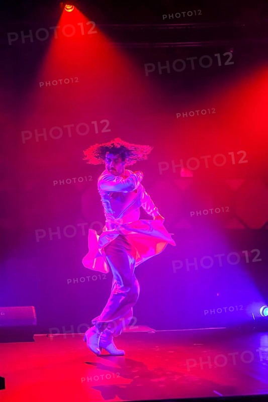 DEU/Saxony/ Dresden After Dimension, Immersion and Transformation, VISION is the fourth stage of this exciting journey through the world of media performance under the dome of steel and glass. Experience an energetic interplay of Indian and flamenco dance and a fusion of cultures and arts. The music, a captivating mix of vocals, classical instruments such as sitar, trumpet and tabla, paired with modern beats and sounds, acts as the driving force of the evening. Immerse yourself in the visual splendour of interactive projections that transform the dome! Flamenco dance: Jose Manuel Reina Gomez Spain, percussion, tabla: Ravi Srinivasan (India/ Malaysia), media art: Jo Siamon Salich (D), language, vocals: Doreen Seidowski-Faust, classical Indian dance: Anne Dietrich, sitar, surbahar, trumpet: Mario Faust, sound design, electronics: Alam Ananda, lighting design | lighting technology: Geohwan Ju, sound technology: Amal Madhu, concept | dramaturgy: Anne Dietrich, Doreen Seidowski-Faust, costu...