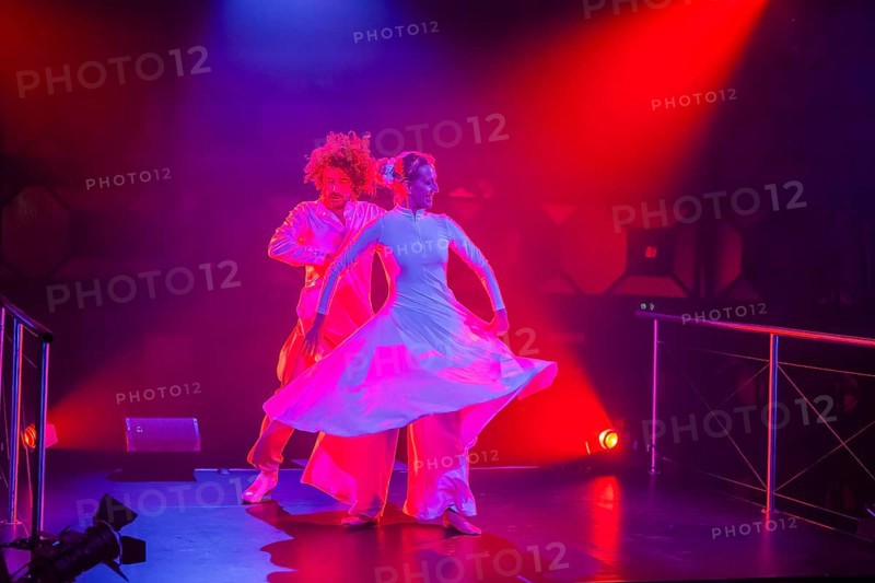 DEU/Saxony/ Dresden After Dimension, Immersion and Transformation, VISION is the fourth stage of this exciting journey through the world of media performance under the dome of steel and glass. Experience an energetic interplay of Indian and flamenco dance and a fusion of cultures and arts. The music, a captivating mix of vocals, classical instruments such as sitar, trumpet and tabla, paired with modern beats and sounds, acts as the driving force of the evening. Immerse yourself in the visual splendour of interactive projections that transform the dome! Flamenco dance: Jose Manuel Reina Gomez Spain, percussion, tabla: Ravi Srinivasan (India/ Malaysia), media art: Jo Siamon Salich (D), language, vocals: Doreen Seidowski-Faust, classical Indian dance: Anne Dietrich, sitar, surbahar, trumpet: Mario Faust, sound design, electronics: Alam Ananda, lighting design | lighting technology: Geohwan Ju, sound technology: Amal Madhu, concept | dramaturgy: Anne Dietrich, Doreen Seidowski-Faust, costu...