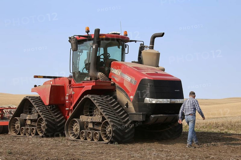 Seeding in Saskatchewan drought conditions Agriculture Canada