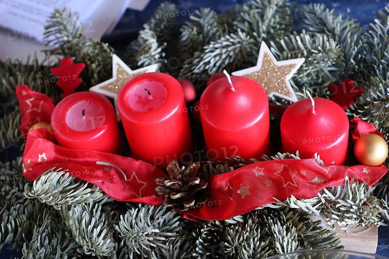 Advent arrangement with four candles During the Advent and pre-Christmas period, baking is a big business everywhere. Depending on the biscuits, it also depends on the right ingredients