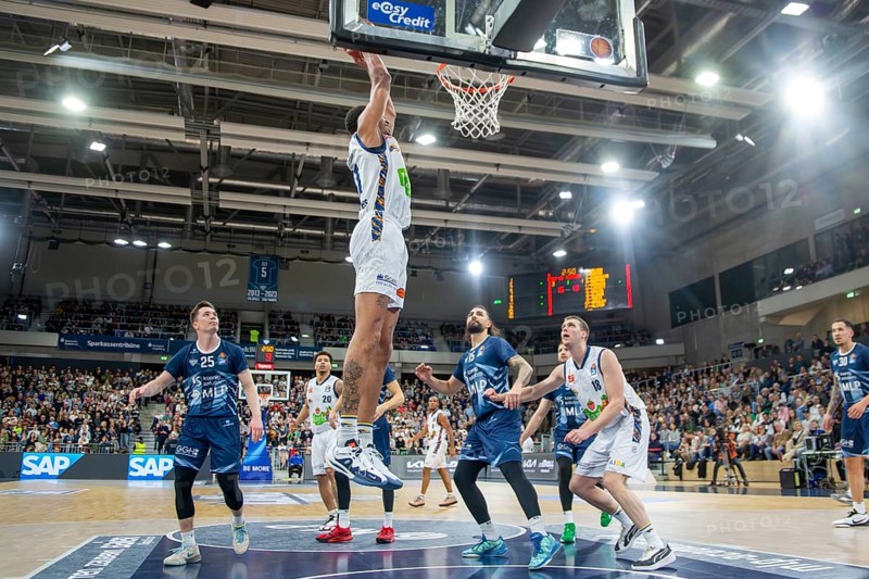 16.03.2024, easy Credit BBL, German Basketball League, Matchday 24) : Game scene MLP Academics Heidelberg against Rostock Seawolves (final score 88:86) . On his way to the dunk: Selom Mawugbe (21, Rostock Seawolves)