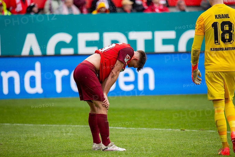 20.04.2024, Football 2nd Bundesliga, Season 2023/24, Matchday 30: 1. FC Kaiserslautern vs SV Wehen Wiesbaden (1:1) . Daniel Patrick Hanslik (19, 1. FC Kaiserslautern) is disappointed after the draw at the final whistle
