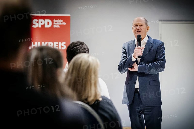 Olaf Scholz (SPD), Federal Chancellor, recorded during a public discussion in Stahnsdorf, 07/02/2024