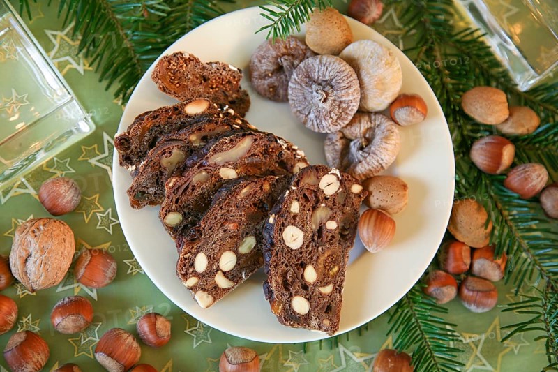 Swabian cuisine, Swabian Christmas biscuits, Hutzel bread, fruit bread, carved bread, sweet biscuits with nuts, dried apples, plums, figs, typical Swabian, baking, Christmas baking, from the oven, traditional cuisine, food photography, studio, Germany, Europe