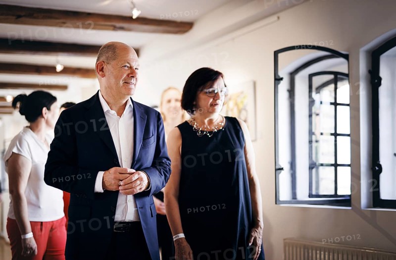 Federal Chancellor Olaf Scholz, (SPD), photographed during a visit to the Alte Dampfbaeckerei in Seelow, on the occasion of his summer tour. 29.08.2024