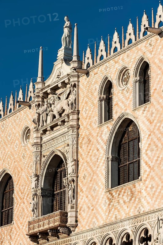 Facade of the Doge's Palace on St Mark's Square, city trip, holiday, travel, tourism, lagoon city, historical, history, building history, architecture, sight, landmark, historic, famous, attraction, building, sightseeing, facade, building, old building, endangered, world cultural heritage, UNESCO, culture, honeymoon, Middle Ages, flood, environment, cruise, carnival, Catholic, Venice, Italy, Europe