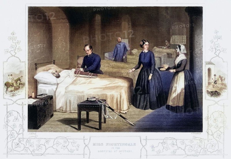 Florence Nightingale (12 May 1820 - 13 August 1910) was a British nurse, statistician, founder of modern western nursing, English nurse, in the hospital at Scutari. The doctor is splinting the patient's arm. Crimean War 1853-1856. engraving, Historical, digitally restored reproduction from a 19th century original, Record date not stated