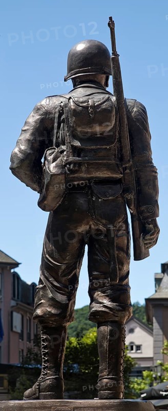 Gi Soldier from behind, Liberation Monument by Frank Kieffer Asselborn, Clerf or French Clervaux, Duchy of Luxembourg