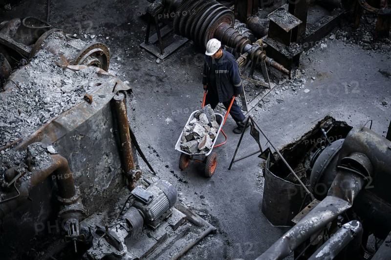 Annalena Bärbock (Alliance 90/The Greens), Federal Foreign Minister, visits a power plant destroyed in a missile attack. Ukraine, 21.05.2024. Photographed on behalf of the Federal Foreign Office