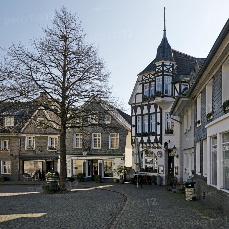 Church square with typical Bergisch houses, Historic Upper Town, Mettmann, Bergisches Land, North Rhine-Westphalia, Germany, Europe
