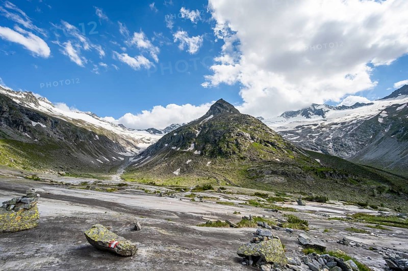 Mountain landscape with mountain peak Steinmandl, glacier Waxeggkees and Hornkees, near the Berliner Hütte, Berliner Höhenweg, Zillertal Alps, Tyrol, Austria, Europe
