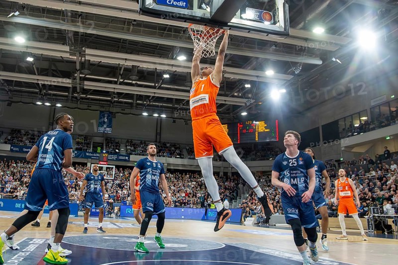 Matchday: MLP Academics Heidelberg against Ratiopharm Ulm (final score 57:73) . Pacome Dadiet (1, Ratiopharm Ulm) with the dunk