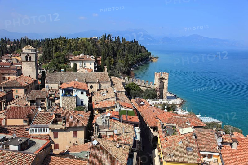 General view of the old town centre of Sirmione on the southern shore of Lake Garda, Province of Brescia, Lombardy, Italy, Europe
