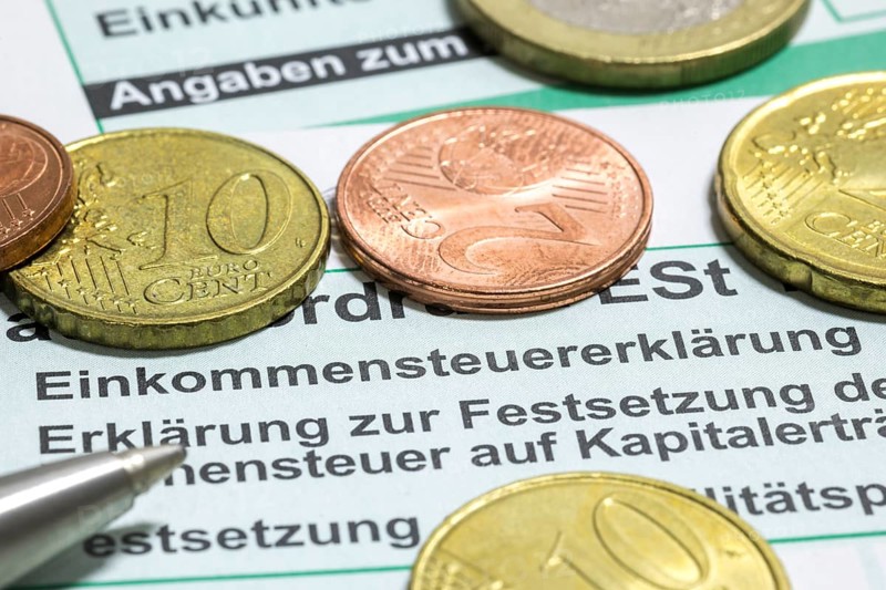 Income tax return, main form ESt 1 A, form, biros, EURO, coins