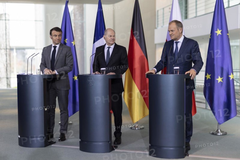 Olaf Scholz (SPD), Federal Chancellor, Emmanuel Macron, President of France, Donald Tusk, Prime Minister of Poland, at a press conference at the Federal Chancellery in Berlin, 15 March 2024