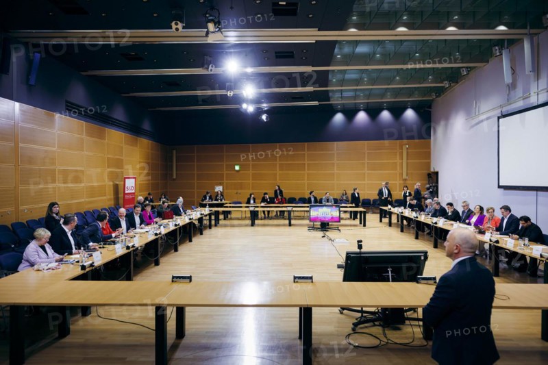 Iratxe Garcv?a Pv©rez, Chairwoman of the S&D Group in the European Parliament, and Katarina Barley, Member of the European Parliament, together with the SPD party executive, photographed at the Willy Brandt House during a presidium meeting in Berlin, 8 April 2024