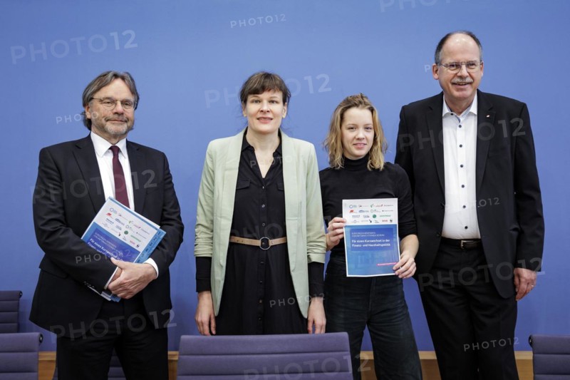 (L-R) Michael Groß, Chairman of the Presidium of the AWO Federal Association, Stefanie Langkamp, Managing Director Policy of the Climate Alliance Germany, Carla Reemtsma, Fridays For Future, and Stefan Koerzell, Member of the Executive Committee of the German Trade Union Confederation (DGB), recorded at a press conference on the topic of Averting cuts, securing future investments: In favour of a change of course in financial and budgetary policy. Berlin, 11.04.2024