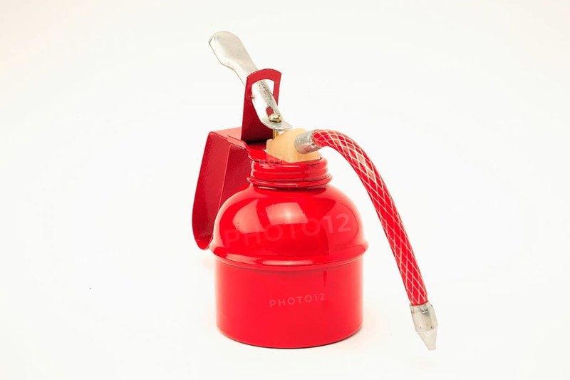Tool, red oil can