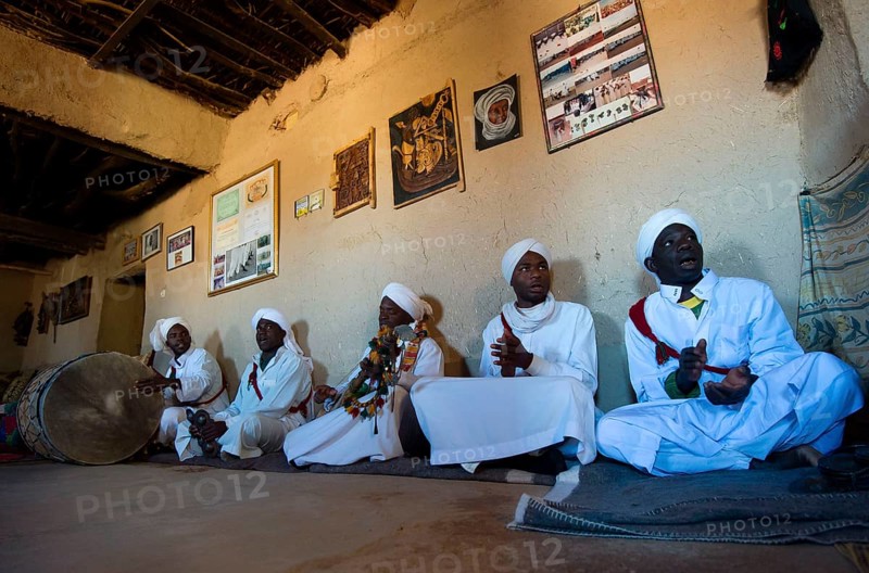 Morocco, traditional musicians with instruments, Pigeons du Sable group, Merzouga, Erg Chebbi desert, Africa