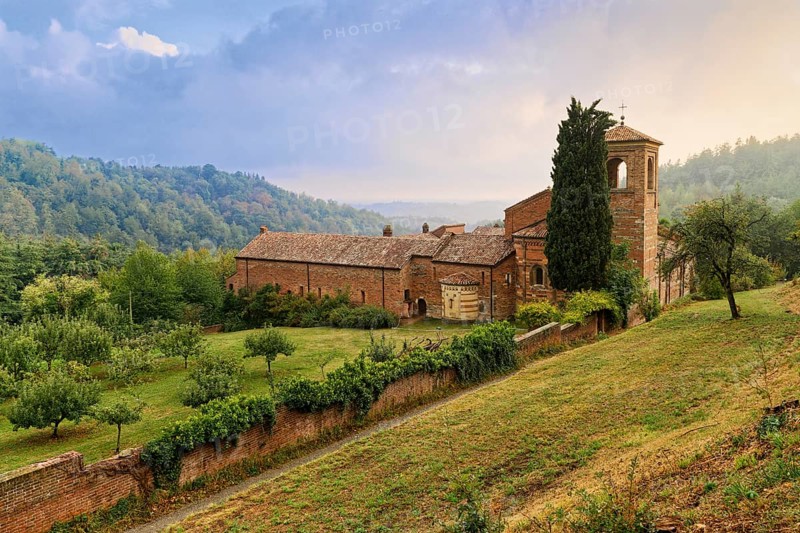 Abbey, evening mood after thunderstorm, Abbazia Santa Maria di Vezzolano, Albugnano, province of Asti, Monferrato, Piedmont, Italy, Europe