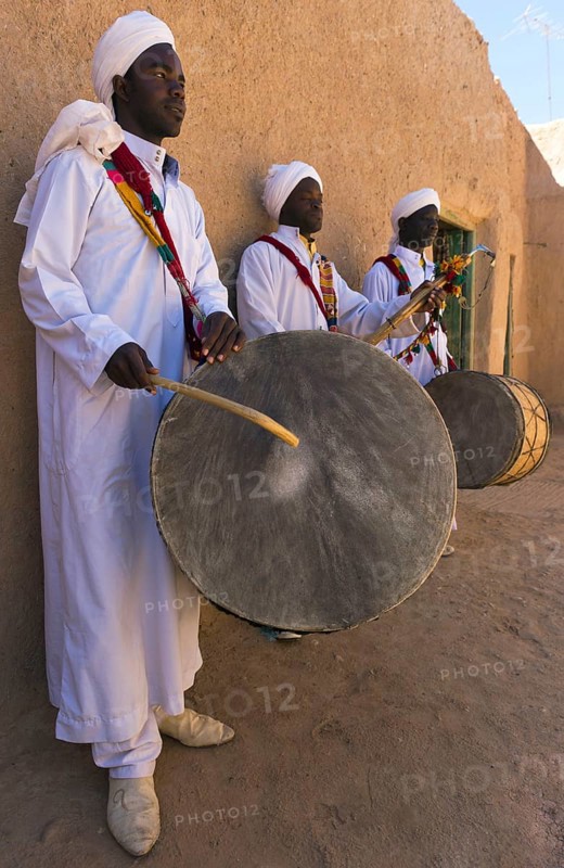 Morocco, traditional musicians with instruments, Pigeons du Sable group, Merzouga, Erg Chebbi desert, Africa