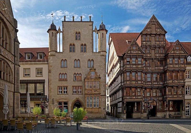 Historic market square with Tempelhaus and Wedekindhaus, Old Town, Hildesheim, Lower Saxony, Germany, Europe