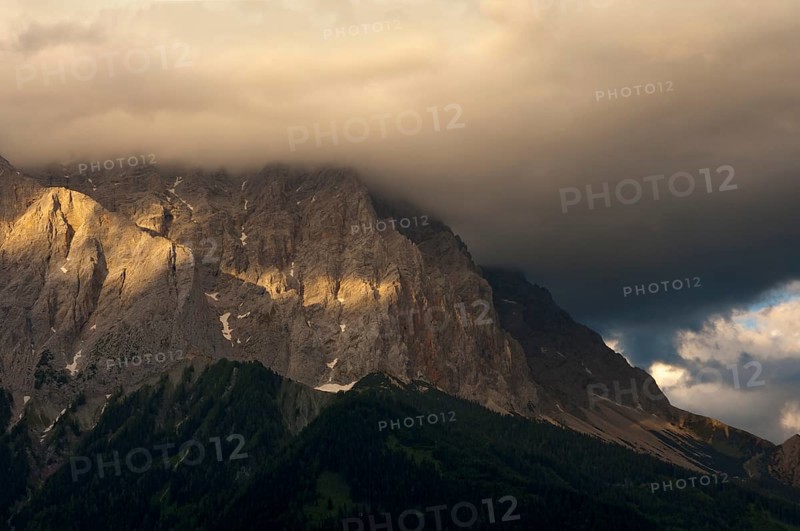 The Wetterstein massif under the threatening clouds of an approaching thunderstorm, Tyrol, Ehrwald, Austria, Europe