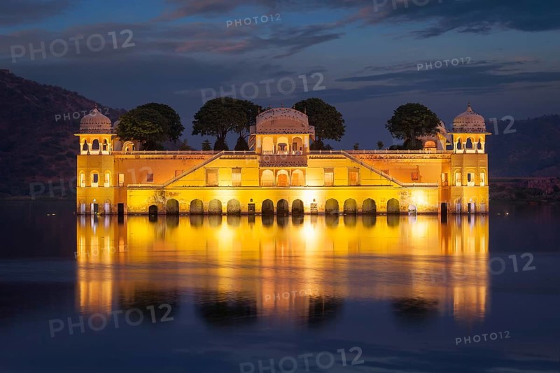 Rajasthan landmark, Jal Mahal Water Palace on Man Sagar Lake in the evening in twilight. Jaipur, Rajasthan, India, Asia