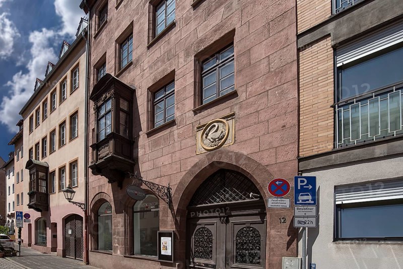 Historical chörlein and house sign from 1777, an earlier house numbering 1563, Füll 12, Nuremberg, Middle Franconia, Bavaria, Germany, Europe