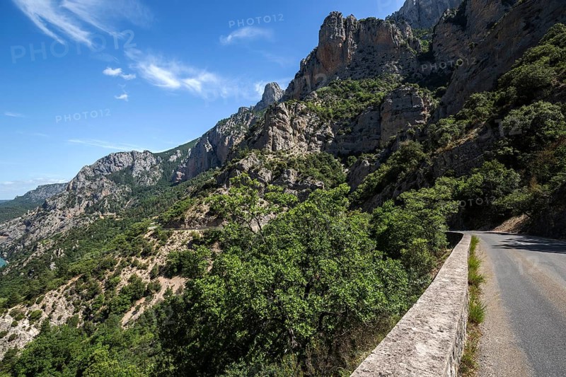 Road D952 through the Verdon Gorge, Grand Canyon du Verdon, Département Alpes-de-Haute-Provence, Provence, France, Europe