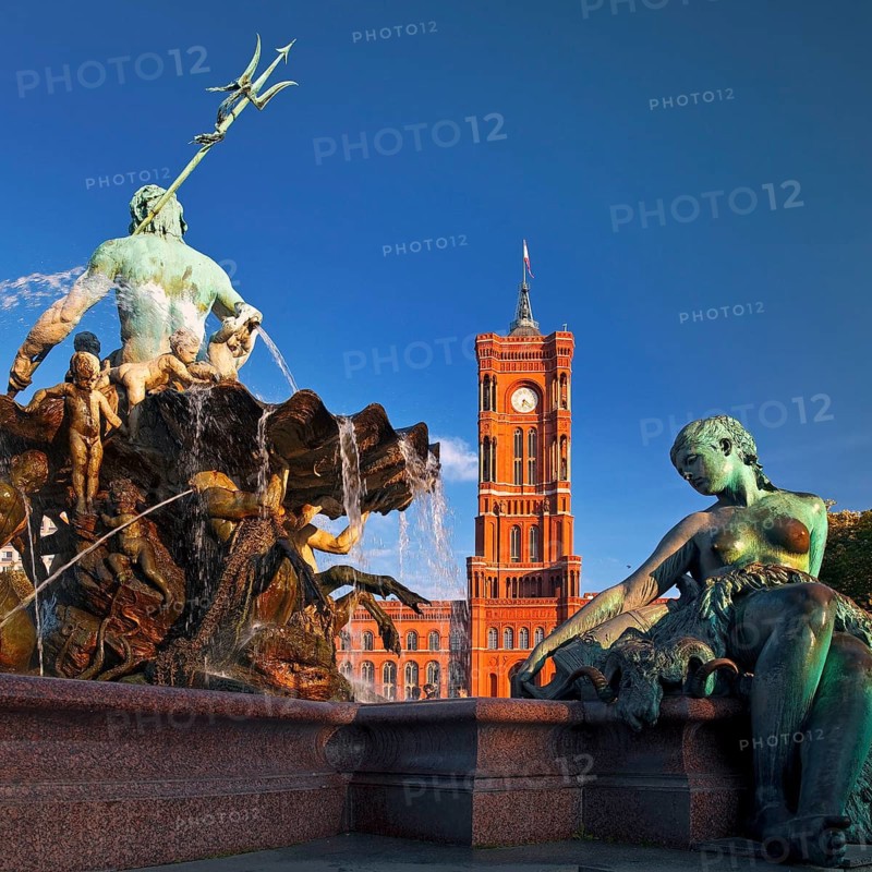 Neptune Fountain and Red City Hall in the evening light, Berlin Mitte, Berlin, Germany, Europe