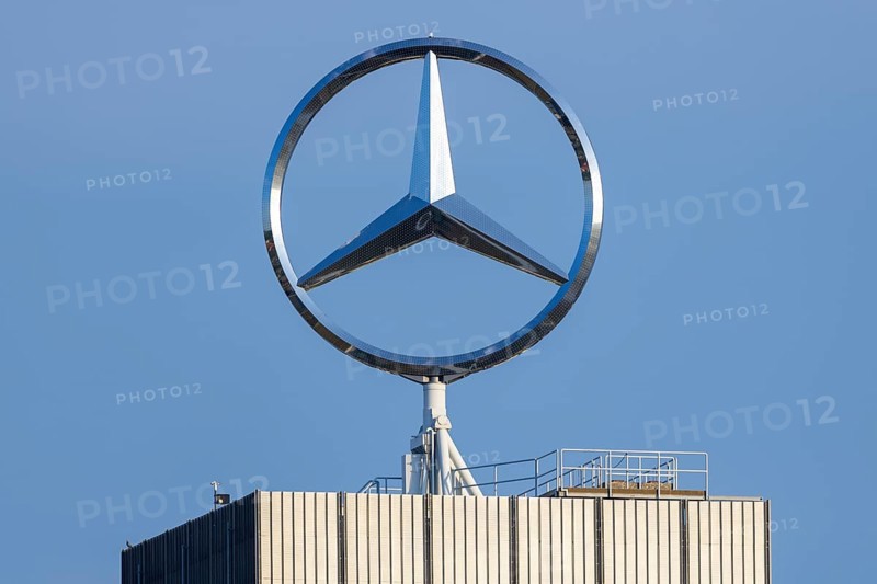 Merdedes-Stern, Daimler, Mercedes-Benz, Group Headquarters, Stuttgart-Untertürkheim, Baden-Württemberg, Germany, Europe