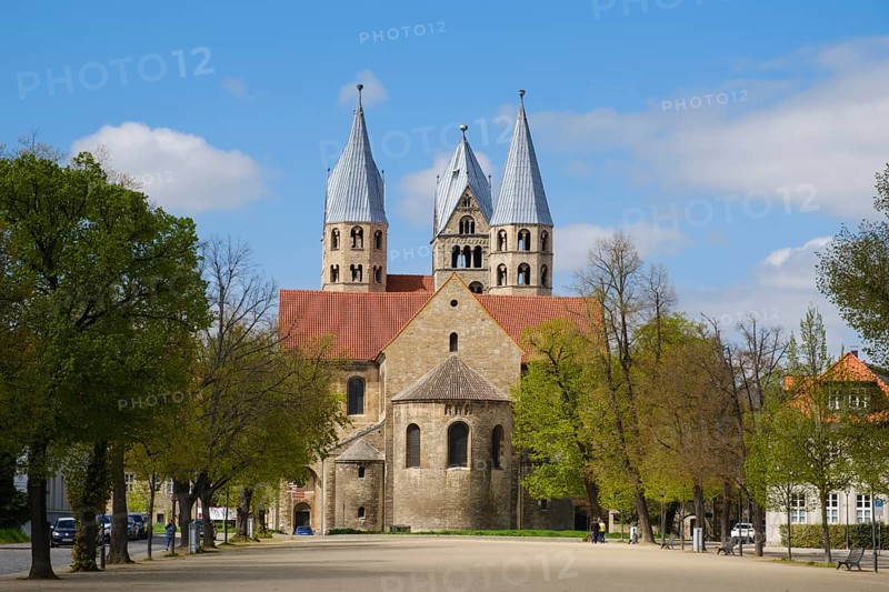 Church of Our Dear Lady, Romanesque Basilica, Domplatz, Halberstadt, Harz Mountains, Saxony-Anhalt, Germany, Europe