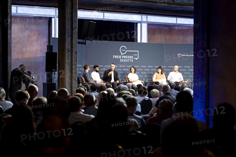 Dialogue in Chemnitz, 14.07.2023., Chemnitz, Germany, Annalena Bärbock (Bündnis 90 Die Grünen), Federal Minister for Foreign Affairs, and Wladimir Klitschko recorded in the context of a joint citizens' dialogue, Europe