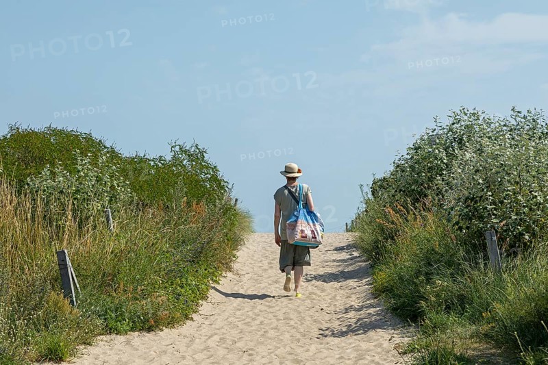 Beach access, Woman, South beach, Goehren, Rügen Island, Mecklenburg-Western Pomerania, Germany, Europe