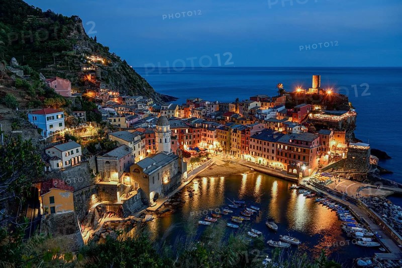 Vernazza fishing village, blue hour, Cinque Terre, La Spezia province, Liguria, Italy, Europe