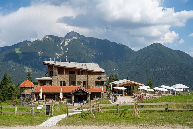 Chalet G12, mountain restaurant, Gschwandtkopf, Karwendel Mountains, Alps, Seefeld, Tyrol, Austria, Europe