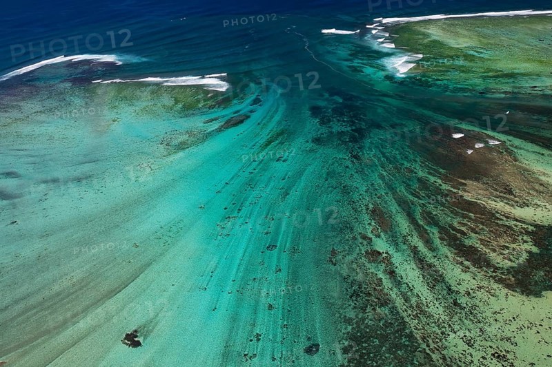 Underwater waterfall, optical illusion, natural phenomenon, aerial view, reef, coral reef, fringing reef, Le Morne Brabant, south coast, Indian Ocean, island, Mauritius, Africa