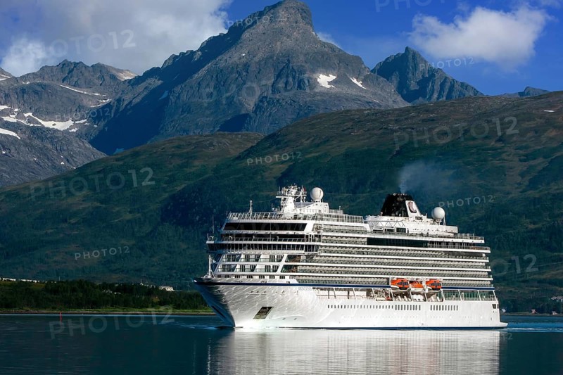 Cruise ship Viking Venus off Store Blaamannen, Norway Tromsø, Troms, Norway, Europe